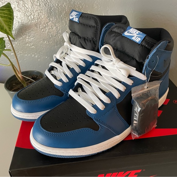 Jordan 1 - Picture 2 of 6